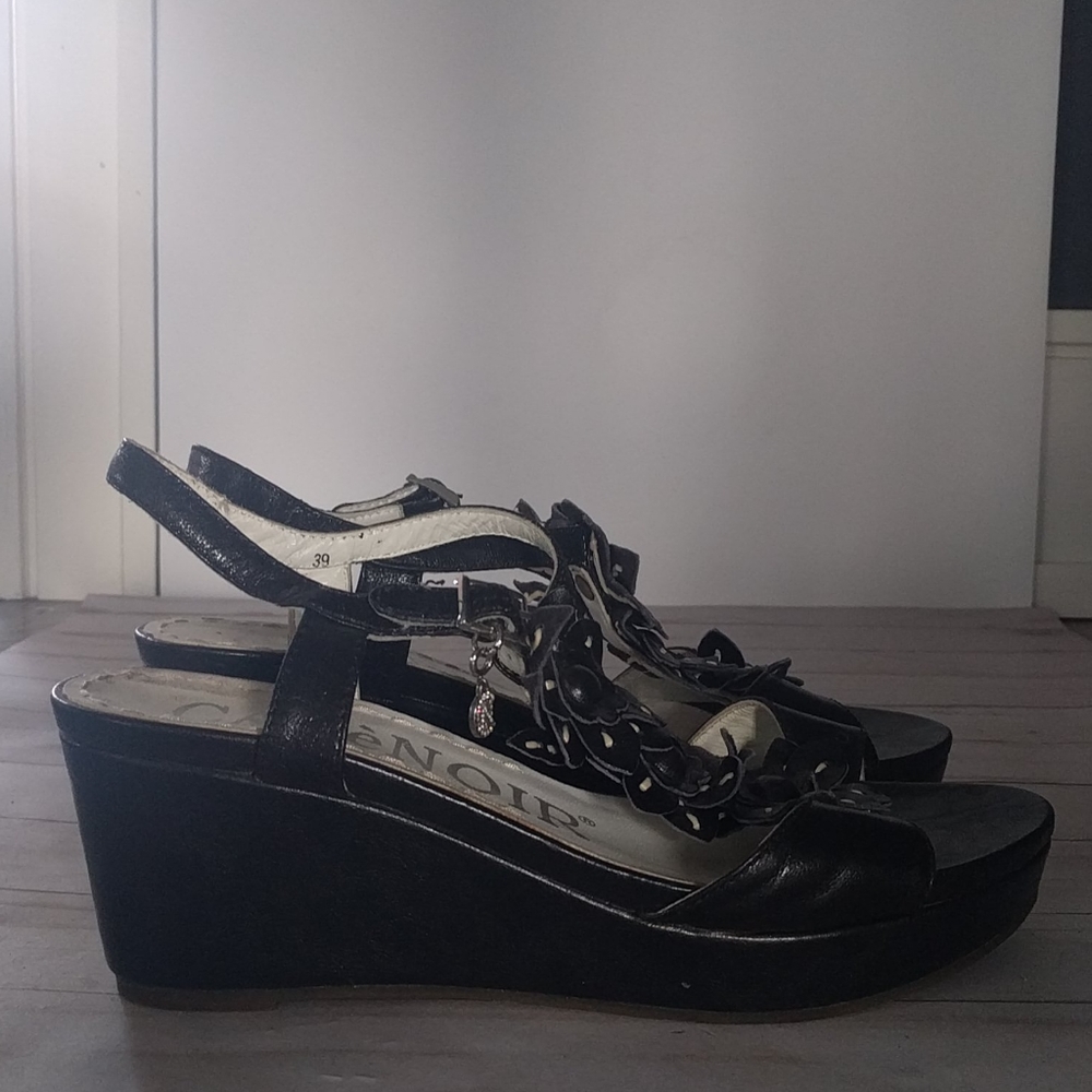 CAFeNOIR platforms for women